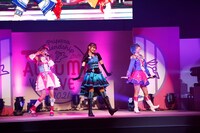 プリパラポリス。左かららぁら役の茜屋日海夏、みかん役の渡部優衣、ドロシー役の澁谷梓希。