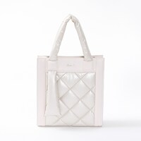 ロシアモデルのバッグ。