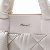 ロシアモデルのバッグ。