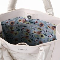 ロシアモデルのバッグ。