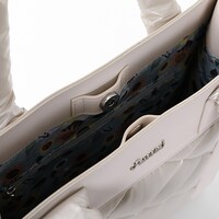 ロシアモデルのバッグ。