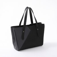 日本モデルのバッグ。