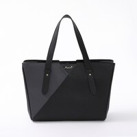 日本モデルのバッグ。