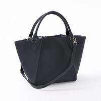 フランスモデルのバッグ。