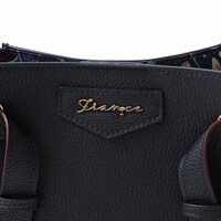 フランスモデルのバッグ。