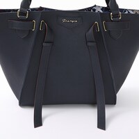 フランスモデルのバッグ。