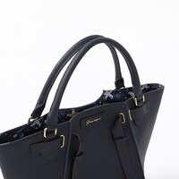 フランスモデルのバッグ。