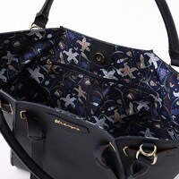 フランスモデルのバッグ。