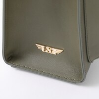 イギリスモデルのバッグ。