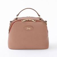 イタリアモデルのバッグ。