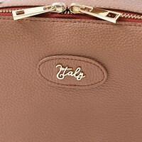 イタリアモデルのバッグ。