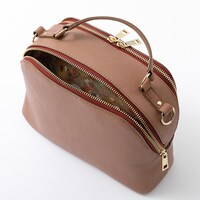 イタリアモデルのバッグ。