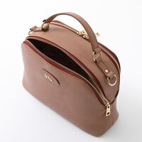 イタリアモデルのバッグ。