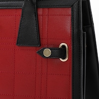 アメリカモデルのバッグ。