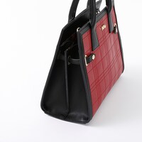 アメリカモデルのバッグ。