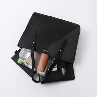 日本モデルのバッグ。