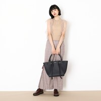 フランスモデルのバッグ使用イメージ。