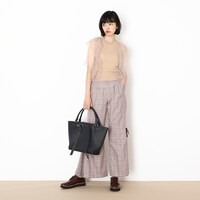 フランスモデルのバッグ使用イメージ。