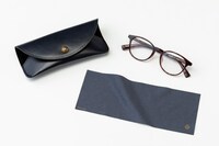 付属品のオリジナルソフトケース。