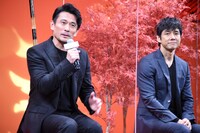 左から内野聖陽、西島秀俊。