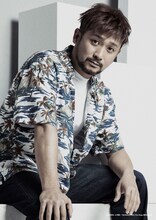 冨田昌則演じる伊部俊一。