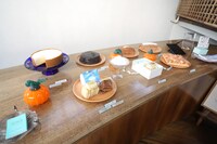 チーズケーキ以外にもチョコレートケーキやフルーツケーキ、クッキーなどが取り揃えられている。