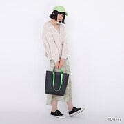 「ディアソムニア寮 デザイン トートバッグ」着用イメージ