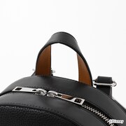 「サバナクロー寮 デザイン リュック」