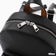 「サバナクロー寮 デザイン リュック」