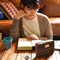 「スクエアポーチ（麻倉葉）」