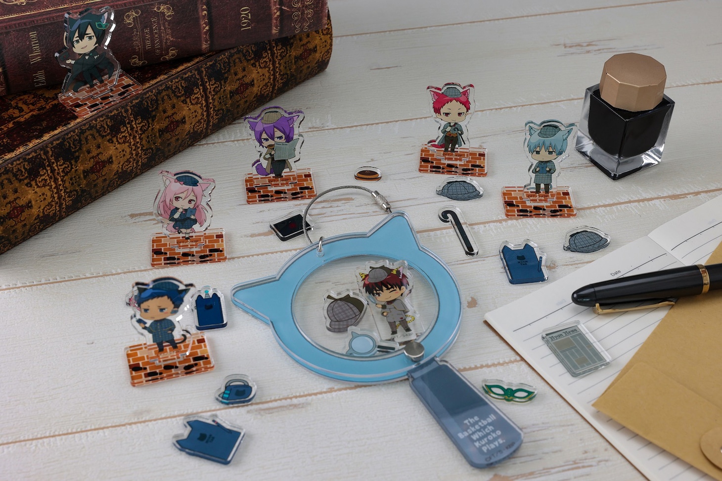 アクリルスタンドとアクリルアートフレーム。