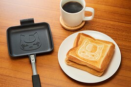「夏目友人帳」ホットサンドメーカー、焼き目はニャンコ先生の顔