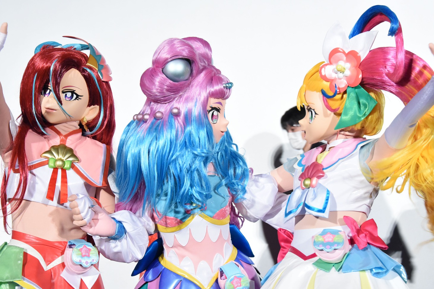 「映画トロピカル～ジュ！プリキュア 雪のプリンセスと奇跡の指輪！」の完成披露舞台挨拶の様子。