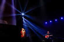 左から河瀬茉希、山下洋介。