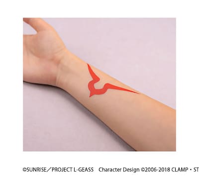 「コードギアス 復活のルルーシュ ギアスマークボディシール 」の使用例。