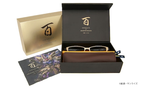 コラボメガネの付属品。