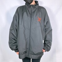 キャラ刺繍ボアジャケット（ベポ）のフロントイメージ。