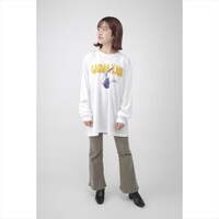 「ガルマ・ザビ企画」のアイテム着用写真。