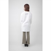 「ガルマ・ザビ企画」のアイテム着用写真。