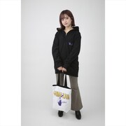 「ガルマ・ザビ企画」のアイテム着用写真。