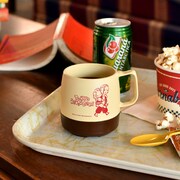 「DINEXマグカップ（マイキーとドラケン）」使用イメージ