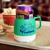 「DINEXマグカップ（溝中五人衆）」使用イメージ