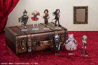C賞のアクリルスタンドフィギュア使用イメージ。