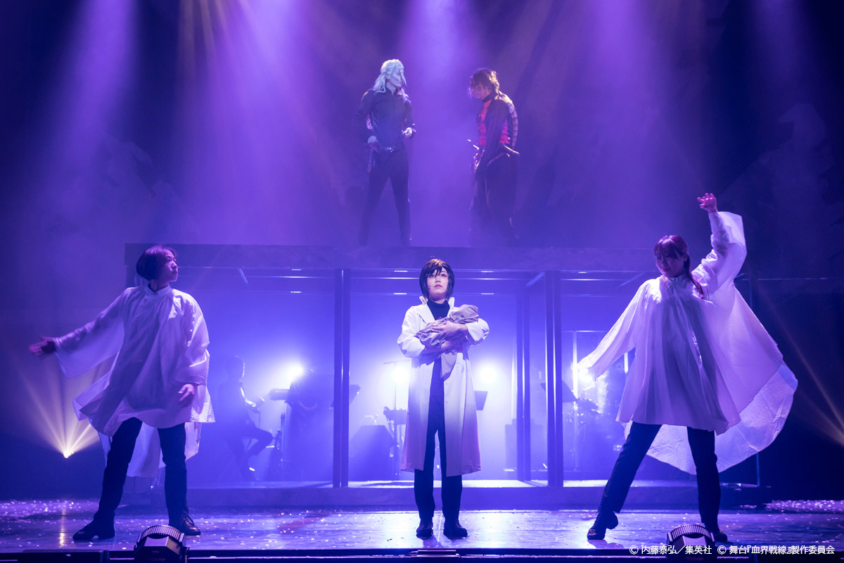 「舞台『血界戦線』Blitz Along Alone」ゲネプロ公演の写真。 (c)内藤泰弘／集英社 (c)舞台『血界戦線』製作委員会