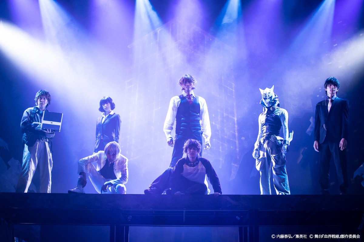 「舞台『血界戦線』Blitz Along Alone」ゲネプロ公演の写真。 (c)内藤泰弘／集英社 (c)舞台『血界戦線』製作委員会