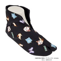 一部百貨店で販売される男女兼用足袋。