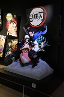 「『鬼滅の刃』吾峠呼世晴原画展」の様子。