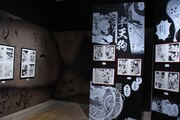 「『鬼滅の刃』吾峠呼世晴原画展」の様子。