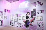 「『鬼滅の刃』吾峠呼世晴原画展」の様子。