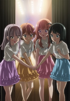 アニメ「CUE!」陽菜たちの声優活動の様子が描かれた新キービジュアル2 